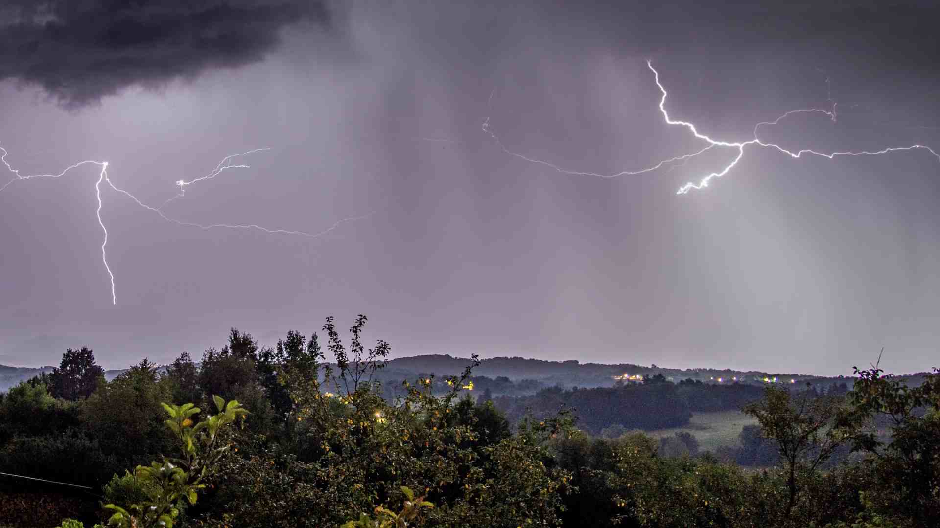 lightning ireland
