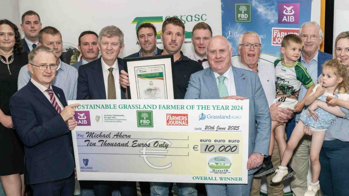 Top Grassland Farmers Crowned in Cork 25 grasslands
