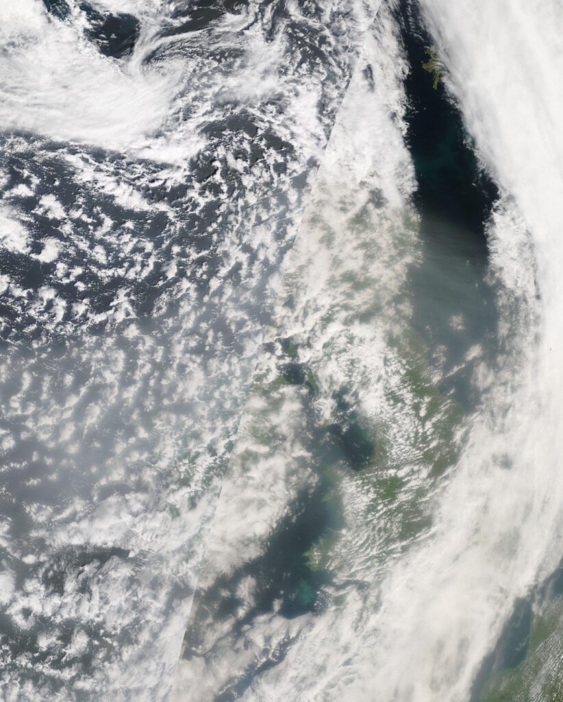 snapshot-2025-06-03-822x1024 Canadian Wildfire Smoke Reaches Ireland and Britain