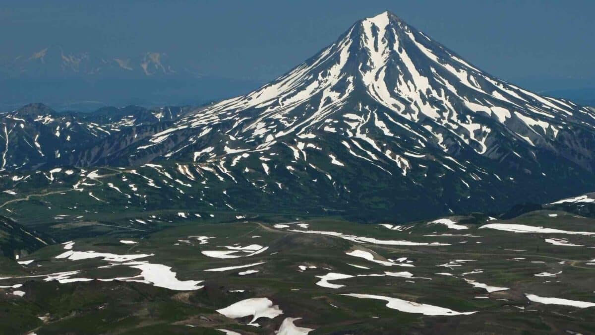 Irish Seismographs Detect Soundwaves from Russian Earthquake 28 Vilyuchinsky volcano Kamchatka peninsula Russia