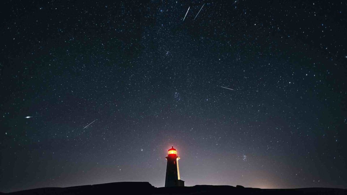 Sturgeon Moon and Perseids Arrive Days Apart 26 Perseid meteor shower
