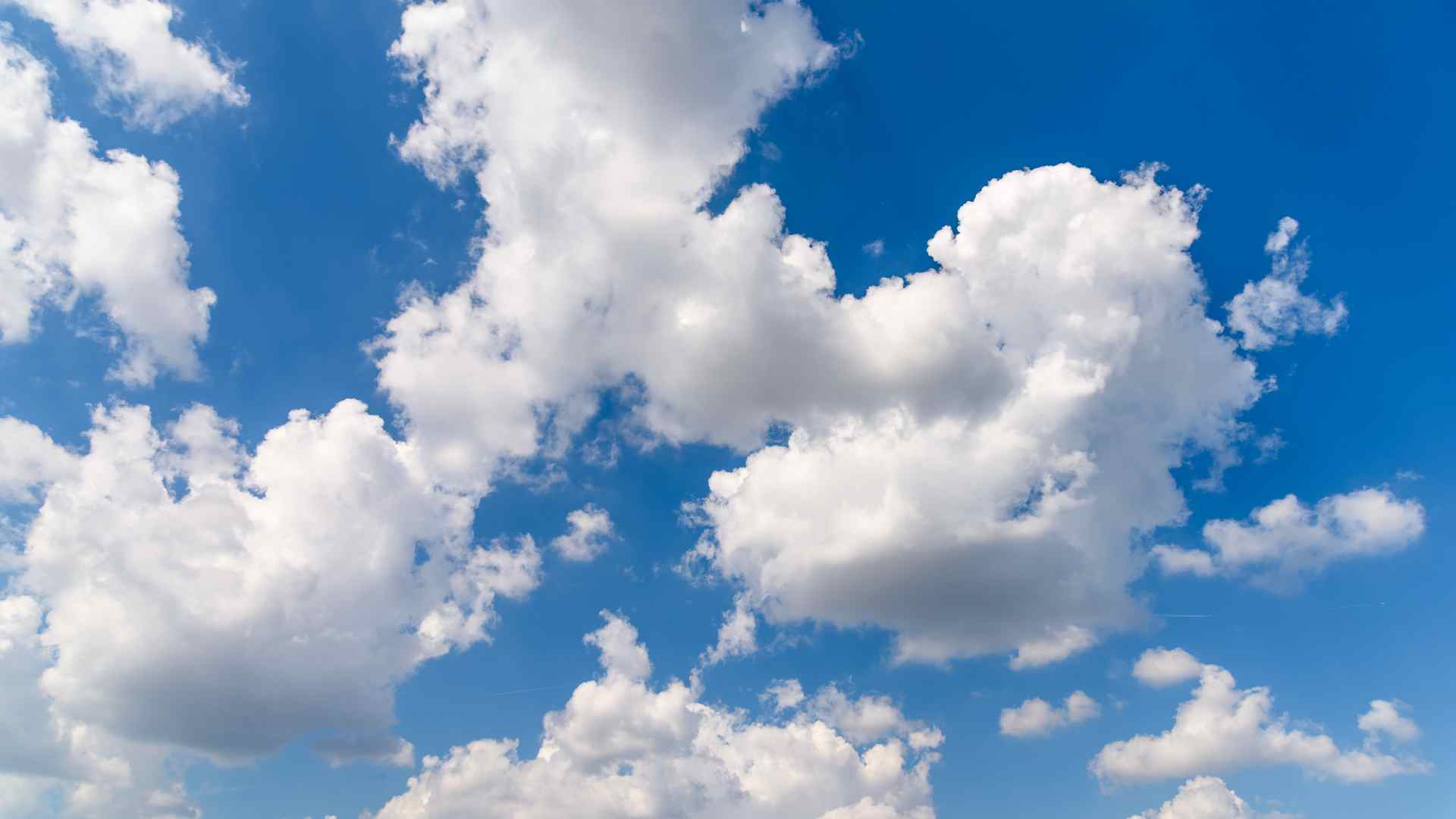 Dull Days Dominate as Sunshine Falls Short