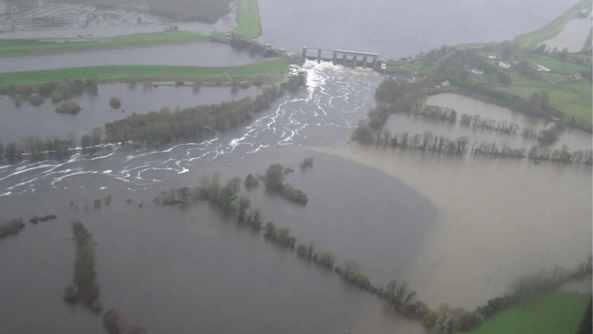 Flooding at the Parteen Weir on the River Shannon in 2009
