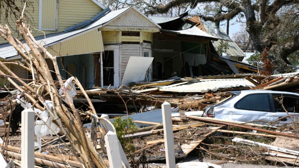 Hurricane-Katrina-destruction-in-Mississippi-1200x675 Calls for Overhaul of Hurricane Warning System