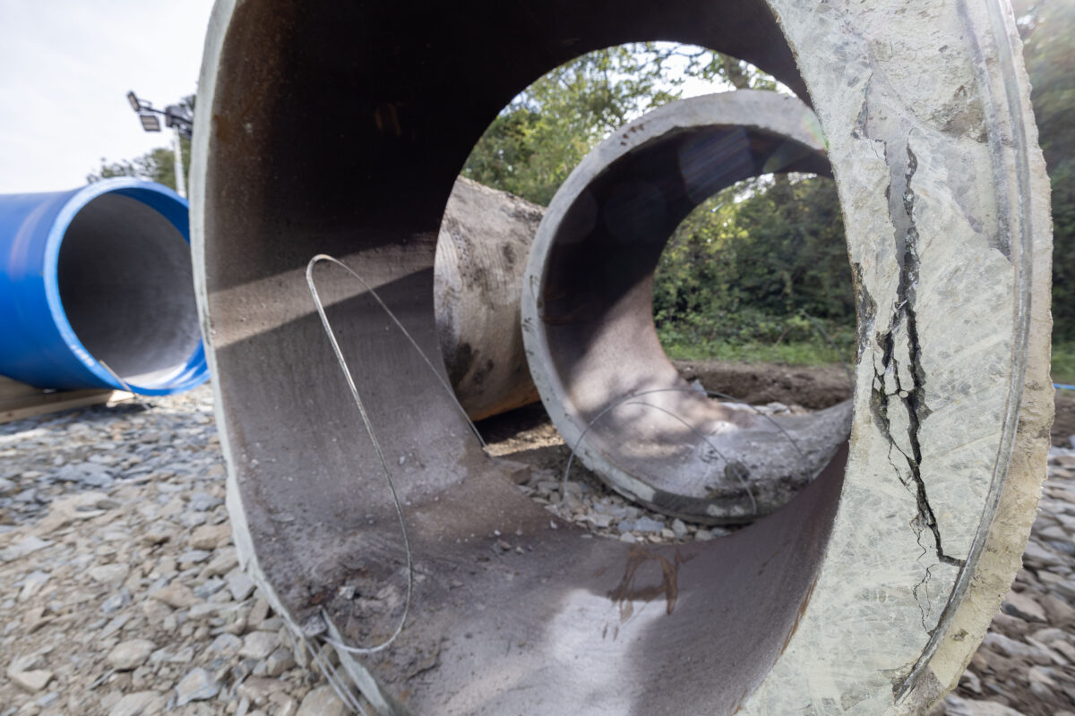 Section-of-removed-pipe-showing-damaged-steel-wraps-1200x800 Greater Dublin Water Supply Secured After Major Fix