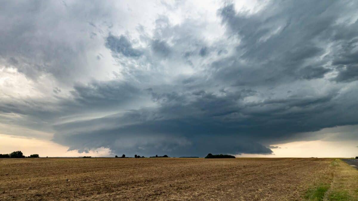 Supercell-thunderstorm-on-the-Pannonian-Plains-1200x675 Supercell thunderstorms in Europe set to increase