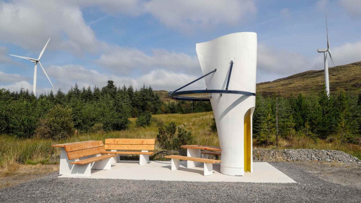 The-blade-tower-memorial-shelter-with-picnic-table-and-benches--1200x675 WATCH Wind turbine blade given new life in Donegal