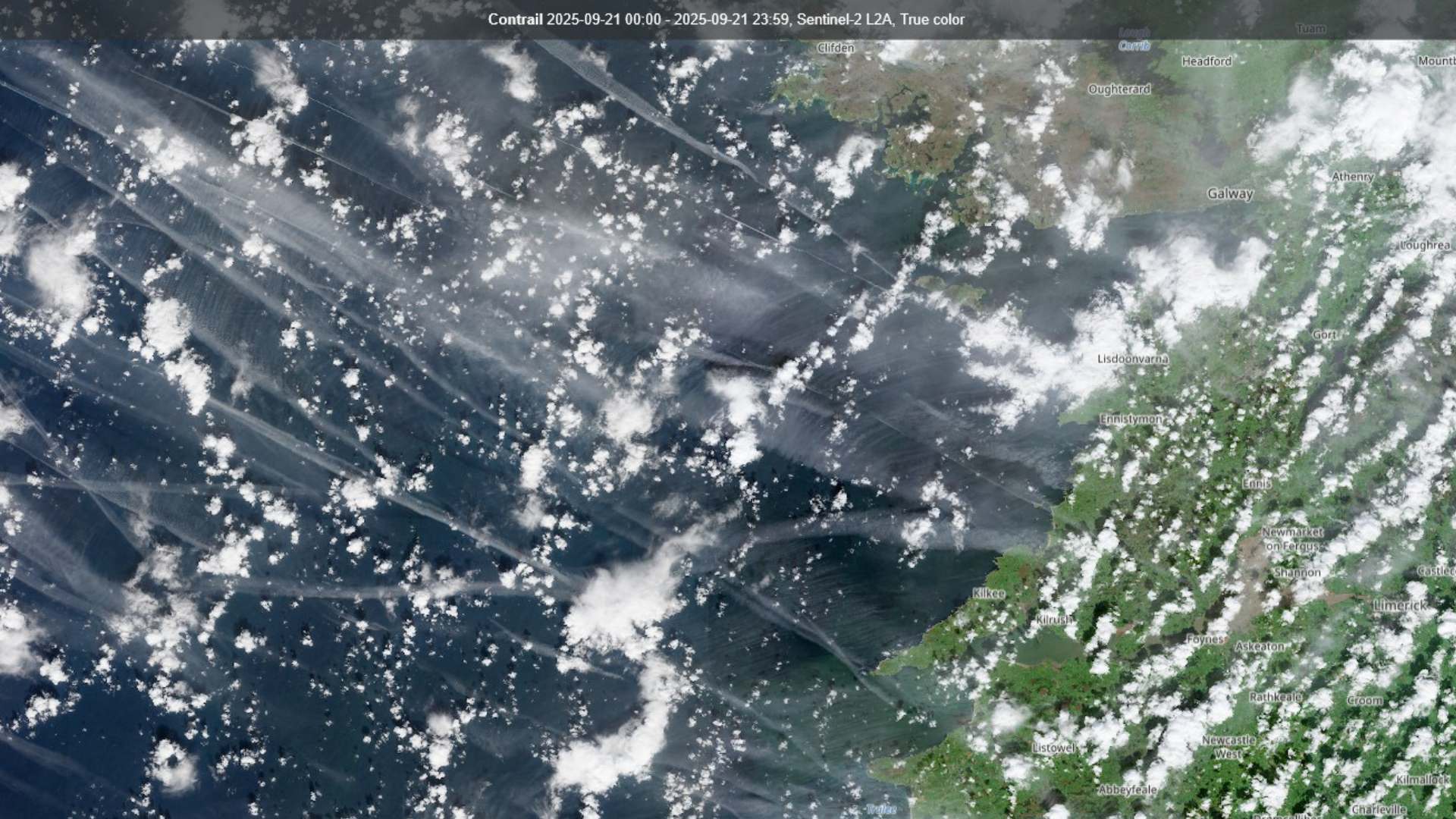 Contrails over Ireland on Sunday afternoon