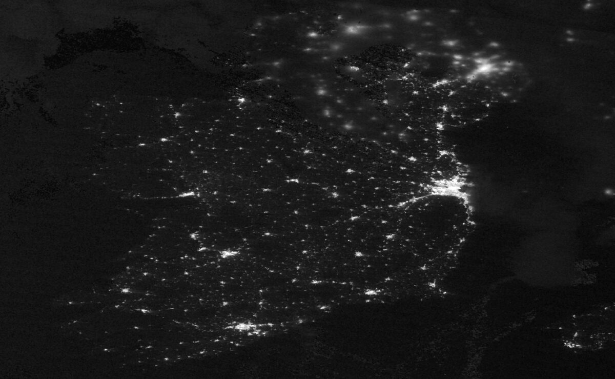 snapshot-2025-09-23T00_00_00Z-1200x739 Ireland Glows: NASA Satellite Captures Midnight Lights from Space
