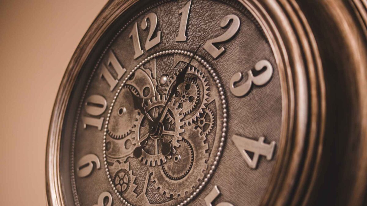 Clocks-go-back-1-1200x675 Clocks go back this weekend in Ireland