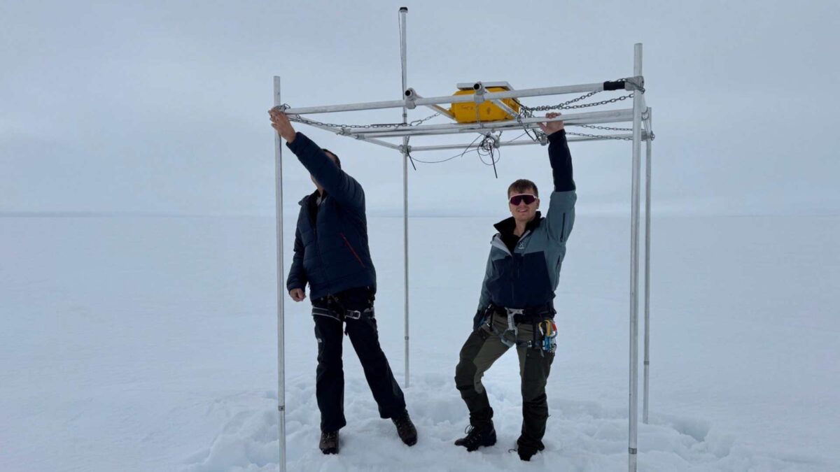 Greenland-is-shifting-some-centimeters-northwest-each-year-shows-new-research-led-by-Danjal-Longfors-Berg-right.-The-islands-size-also-changes-due-to-bedrock-stretching-and-compression.-Photo--1200x675 Greenland shifting northwest as ice melt reshapes island