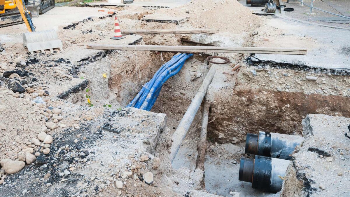 Installation-of-the-Pipes-for-District-Heating-1200x675 EIB backs rollout of district heating across Ireland