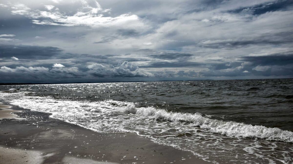 Seashore-Under-White-Clouds-1200x675 Fewer aerosols, faster warming, study warns